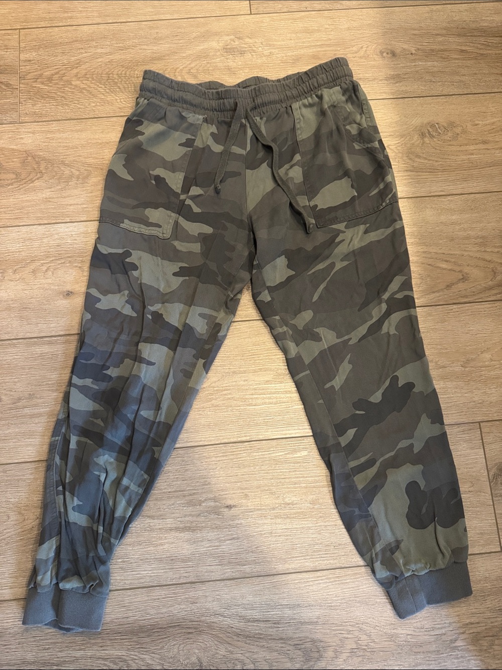Splendid Camouflage Women’s Jogger Pants - Olive Camo